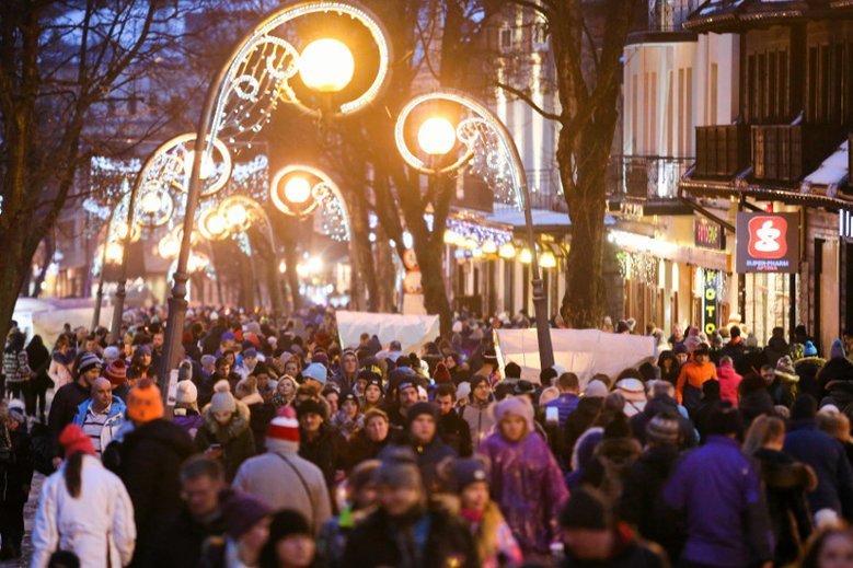 Nie pierwszy raz górale z Zakopanego narzekają na zachowanie młodzieży przyjeżdżającej tu na ferie.