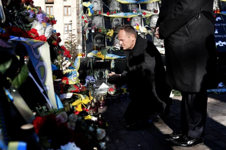 Donald Tusk złożył hołd Ukraińcom w piątą rocznicę krwawych wydarzeń na Majdanie.