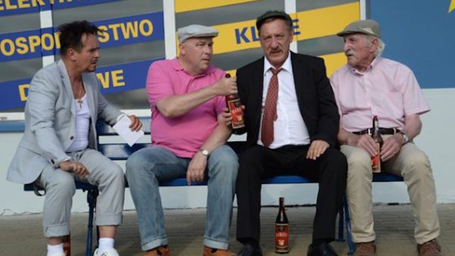 Bohaterami serialu są mieszkańcy Wilkowyj. To ich losy, co niedziela, śledzi siedem milionów widzów.