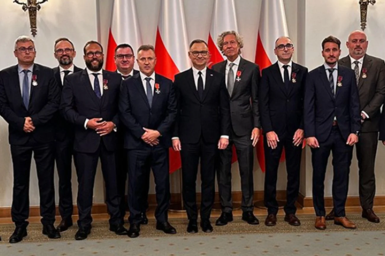 Andrzej Duda odznaczył Cezarego Kuleszę. W sieci zawrzało.
