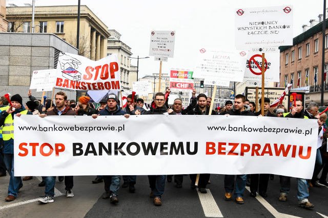 Manifestacja frankowiczów w Warszawie. Luty 2015 roku.