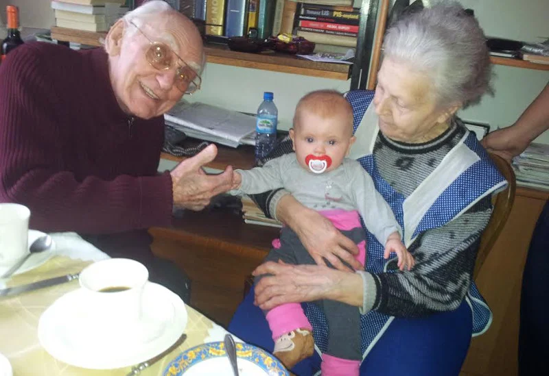 Aniela i Tadeusz  Żytkiewiczowie z najmłodszą prawnuczką Olą