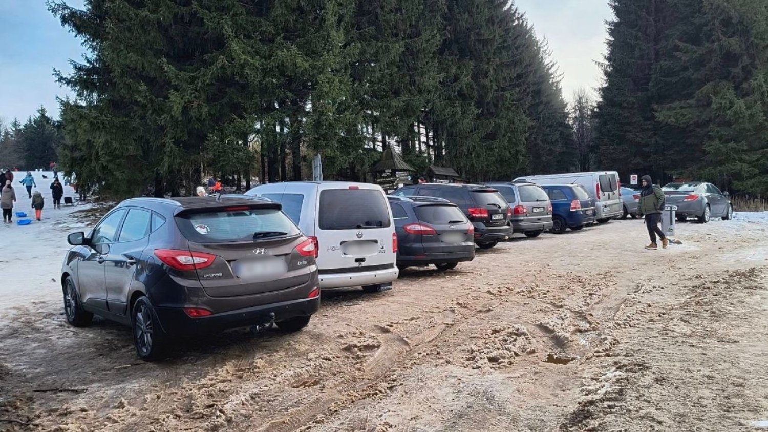 Turyści pokonali turystów. Jego gospodarze mają dość