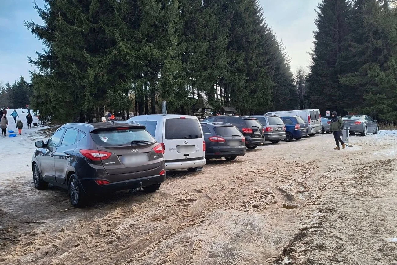 Turyści przekroczyli wszelkie poziomy. Schronisko ma ich dość Turyści pokonali turystów. Jego gospodarze mają dość