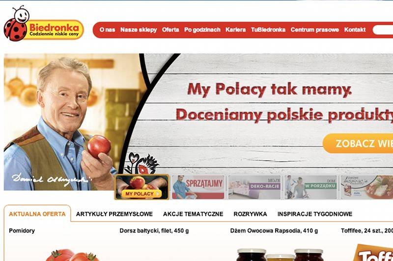 Daniel Olbrychski występuje w kampanii reklamowej Biedronki