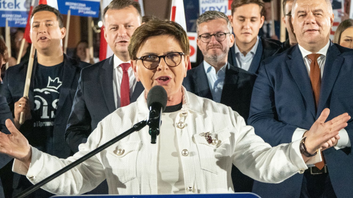 Szarża Szydło i Morawieckiego na UE. Straszą "brukselskimi urzędnikami".
