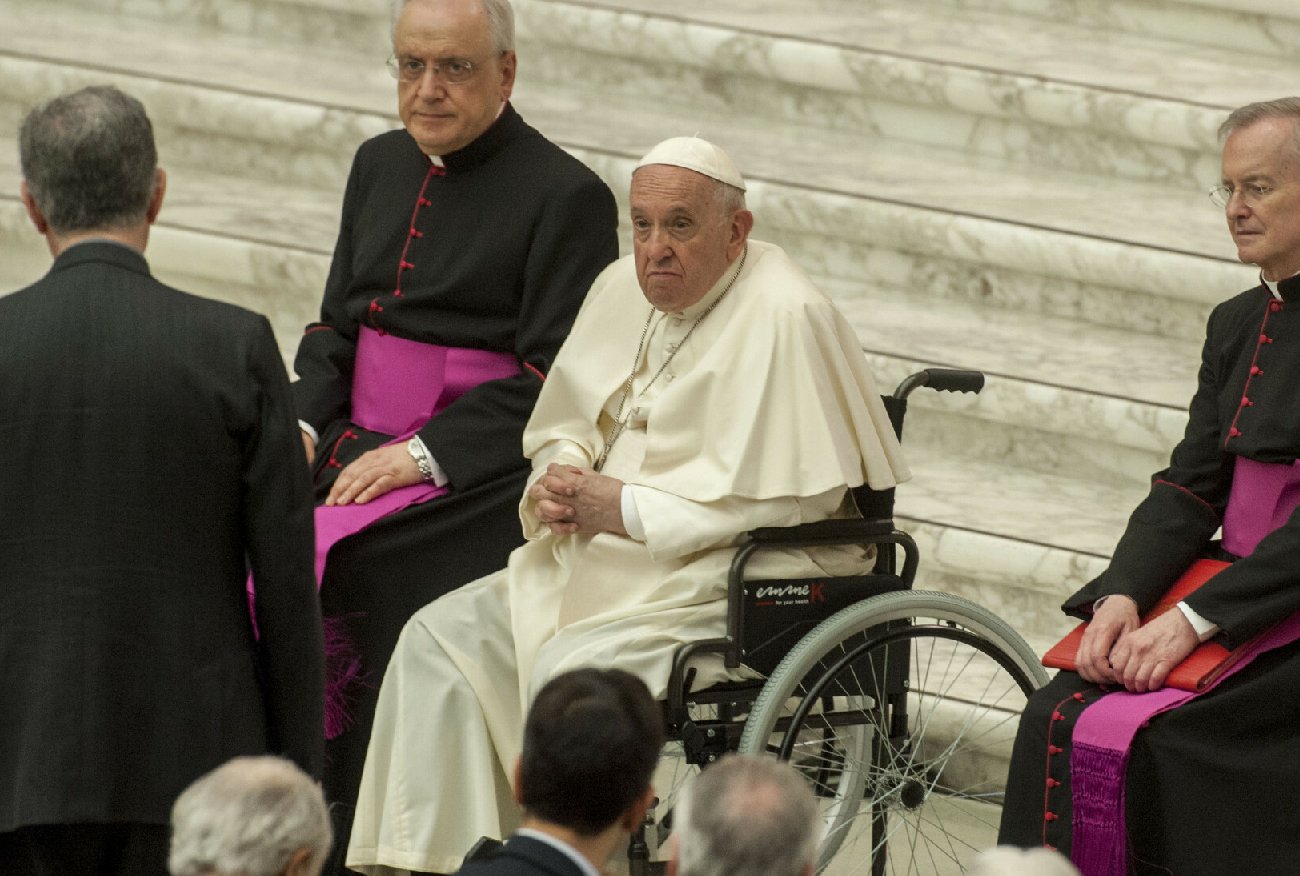 Papież Franciszek abdykuje? W mediach zawrzało od plotek i doniesień