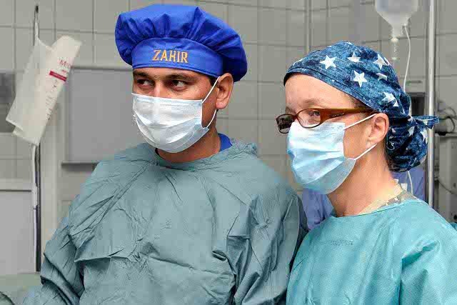 Stresującą pracę mają m.in. chirurdzy oraz pielęgniarki