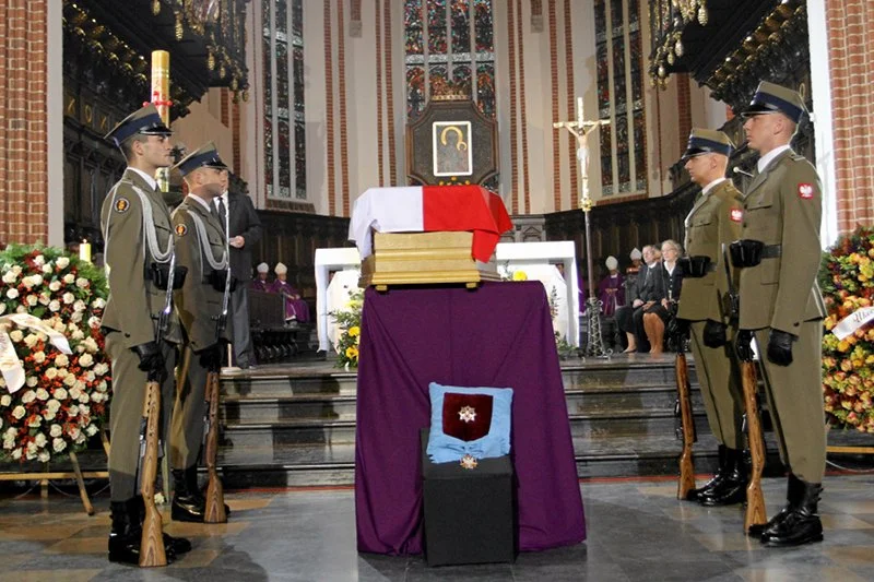 Msza żałobna odbyła się w Archikatedrze św. Jana Chrzciciela.