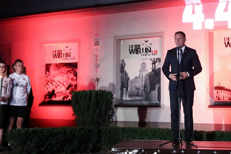 Andrzej Duda w Wieluniu mocno zaatakował Niemców.