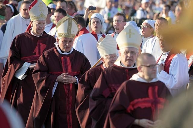 Tak Kościół powstrzyma odpływ wiernych: Darmowe Wi-Fi i dyspensa od pierwszych 30 grzechów w miesiącu.