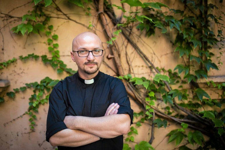 Ojciec Grzegorz Kramer odpowiedział na apel Jacka Karnowskiego na Twitterze.