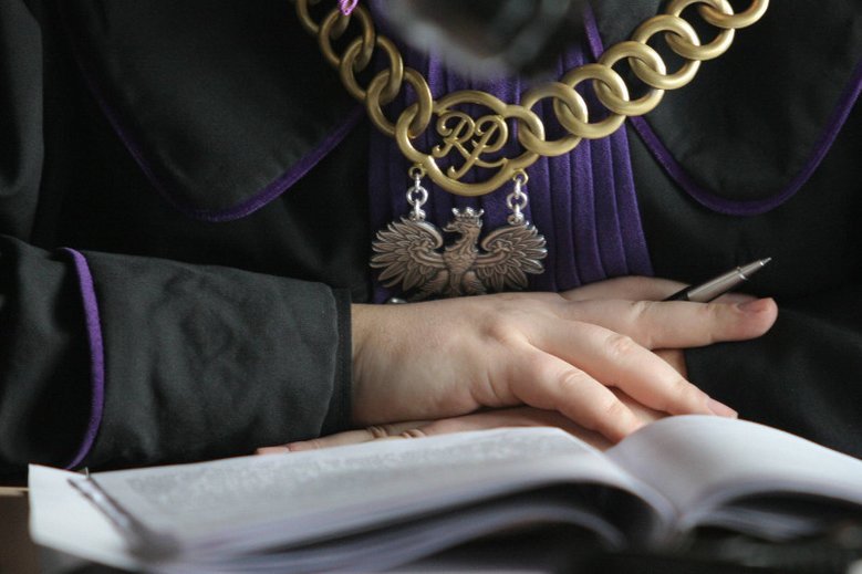 Skopiowane mają być całe akapity innego uzasadnienia.