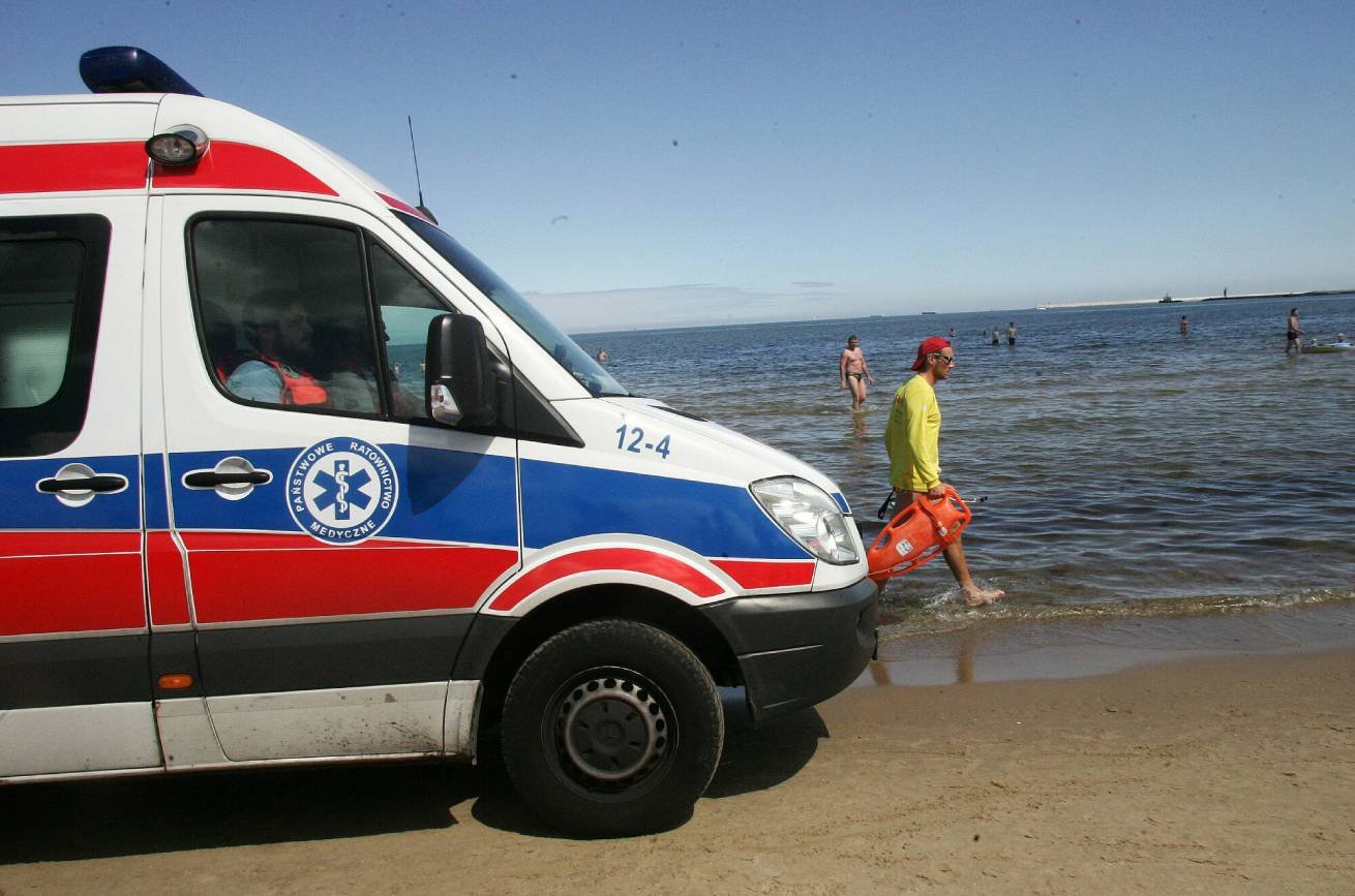 13-latek poparzony na plaży. W szpitalu stracił przytomność