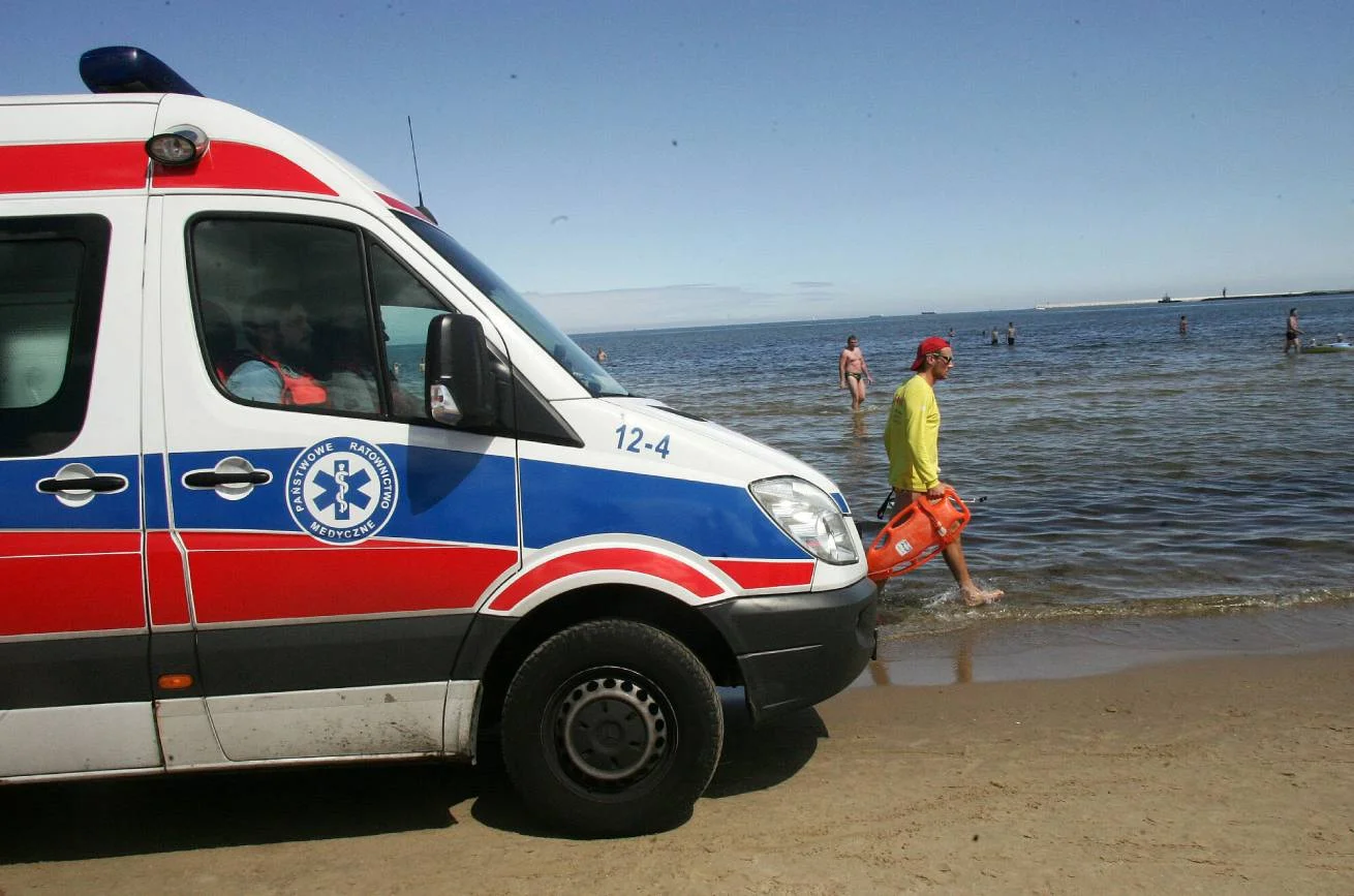 13-latek poparzony na plaży. W szpitalu stracił przytomność