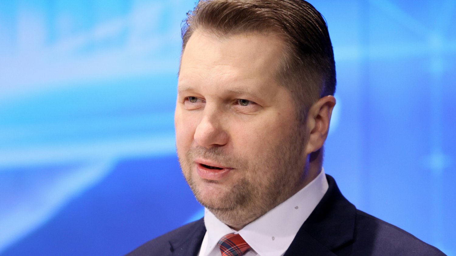 Przemysław Czarnek tłumaczy się z decyzji o zwolnieniu nauczycieli.