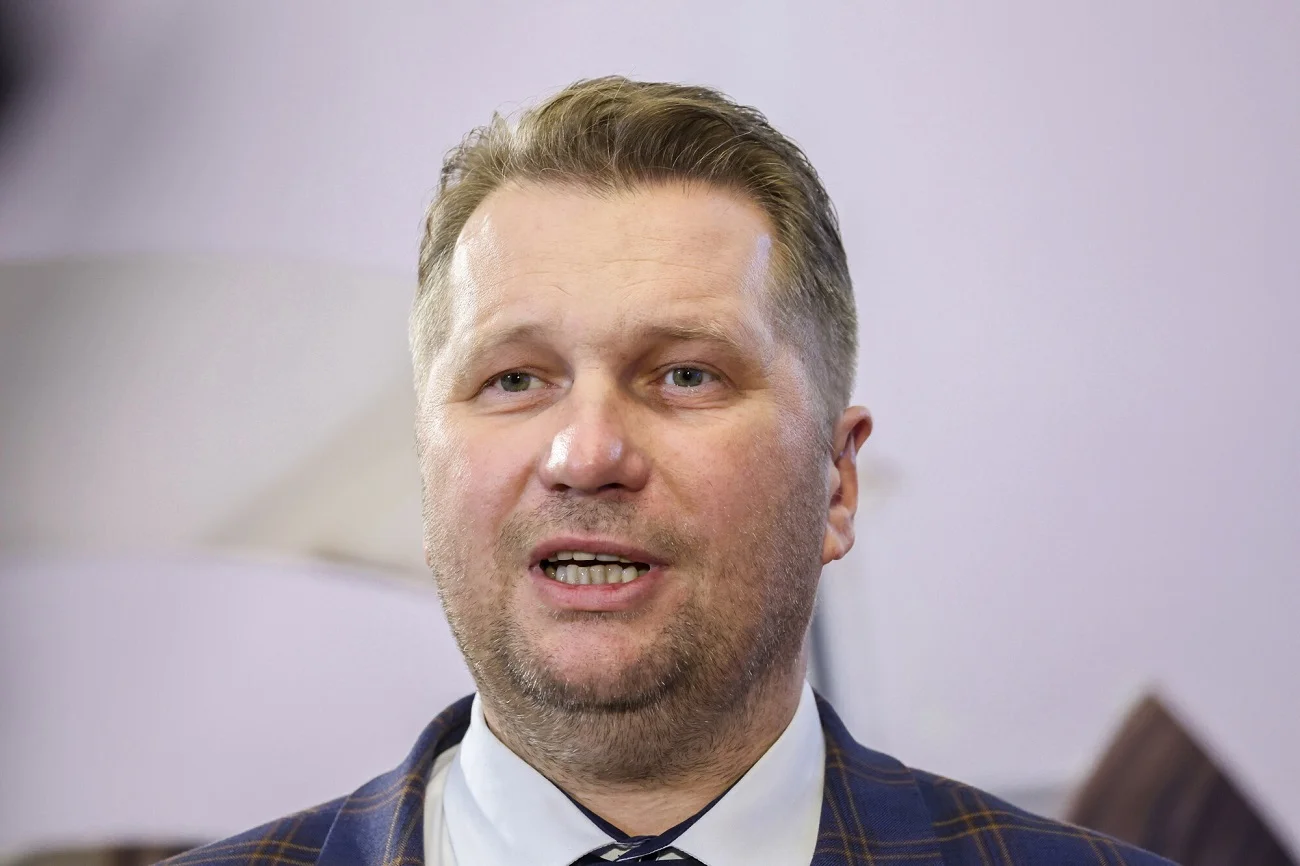 Przemysław Czarnek przeprosił na Twitterze.