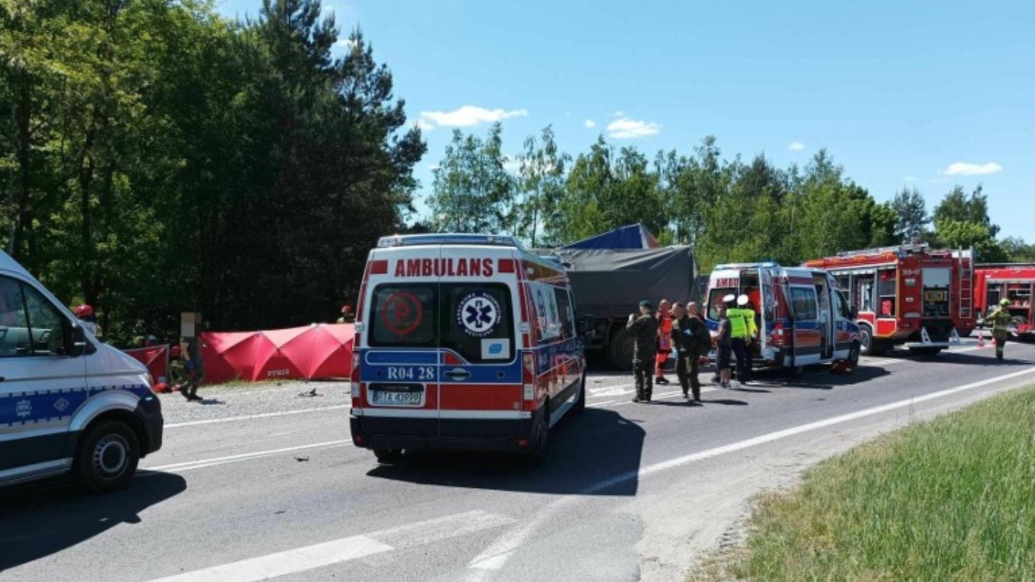 Kolejny wypadek w Wojsku Polskim. Ranni żołnierze, dwóch cywili nie żyje.
