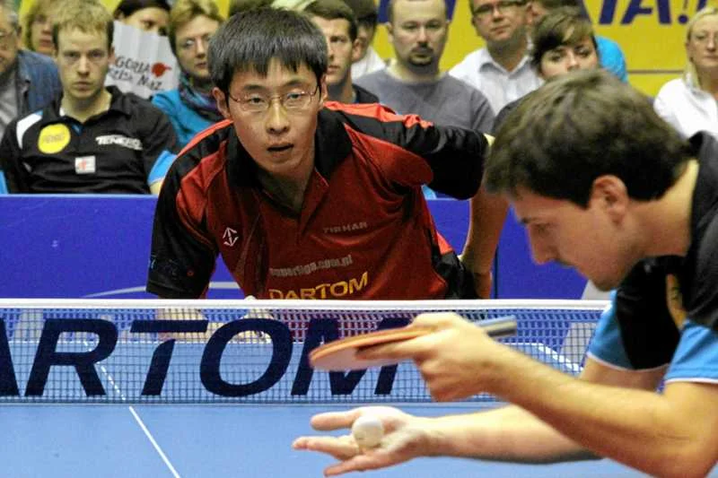 Wang Zeng Yi w czasie meczu jest jakby w innym świecie.