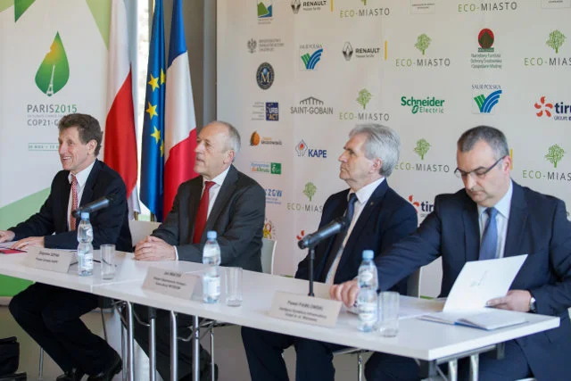 Pierre Buhler Ambasador Francji w Polsce, Zbigniew Szpak Prezes Krajowej Agencji Poszanowania Energii, dr Jan Wiater, ekspert w Departamencie Strategii i Komunikacji NFOŚiGW, Paweł Pawłowski, z-ca dyrektora Biura Infrastruktury m.st. Warszawy