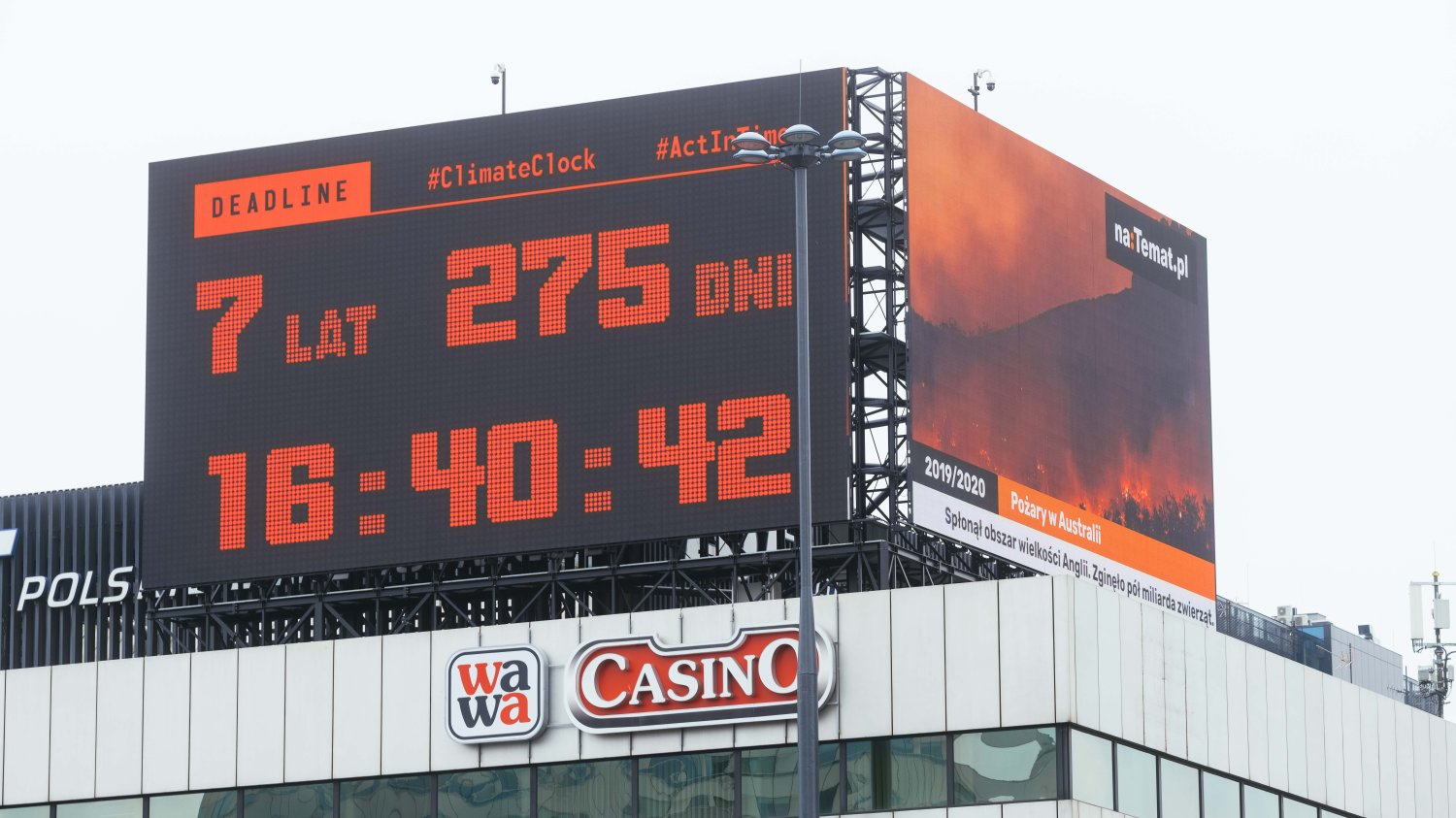 Zegar klimatyczny w centrum Warszawy. Pierwszy taki zainstalowano rok temu w Nowym Jorku