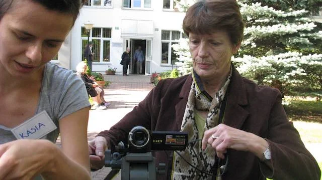 Seniorzy z Warszawy kręcą dokumenty