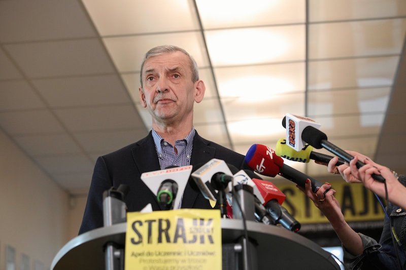 Szef ZNP Sławomir Broniarz po spotkaniu z przedstawicielami rządu informował, że nie osiągnięto porozumienia.