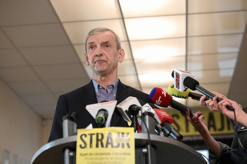 Szef ZNP Sławomir Broniarz po spotkaniu z przedstawicielami rządu informował, że nie osiągnięto porozumienia.