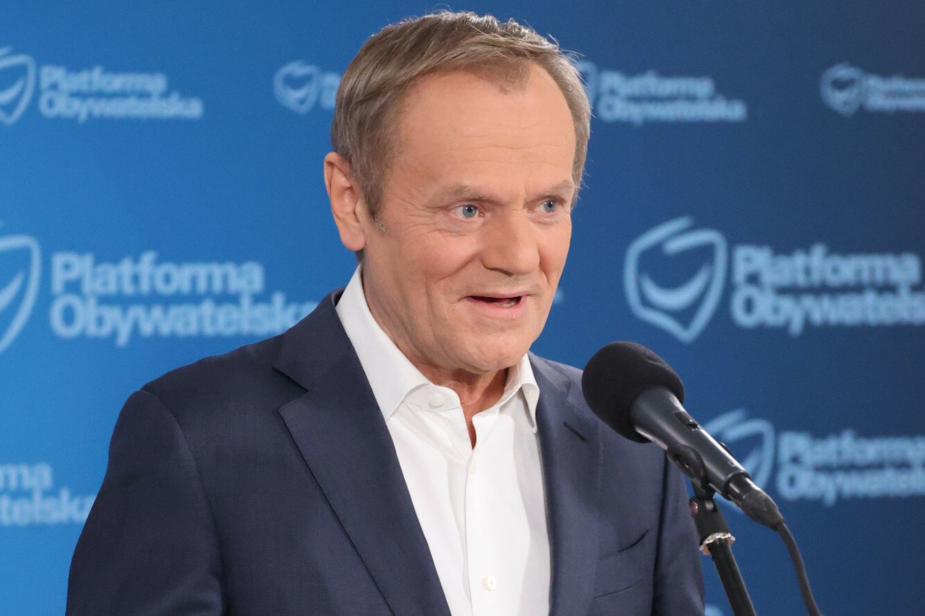 Ponad jedna trzecia ankietowanych w najnowszym sondażu wskazała Donalda Tuska jako lidera opozycji.
