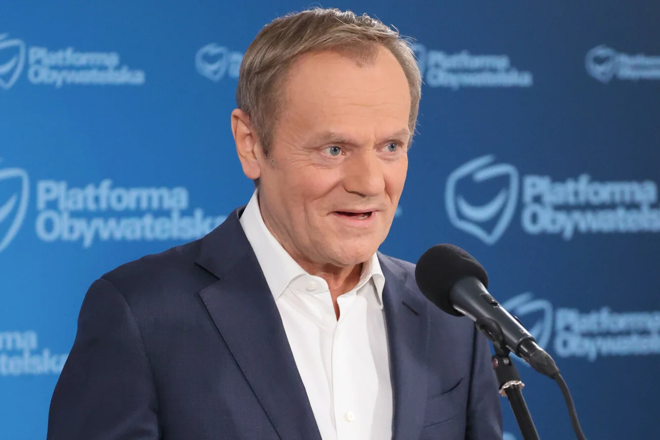 Ponad jedna trzecia ankietowanych w najnowszym sondażu wskazała Donalda Tuska jako lidera opozycji.