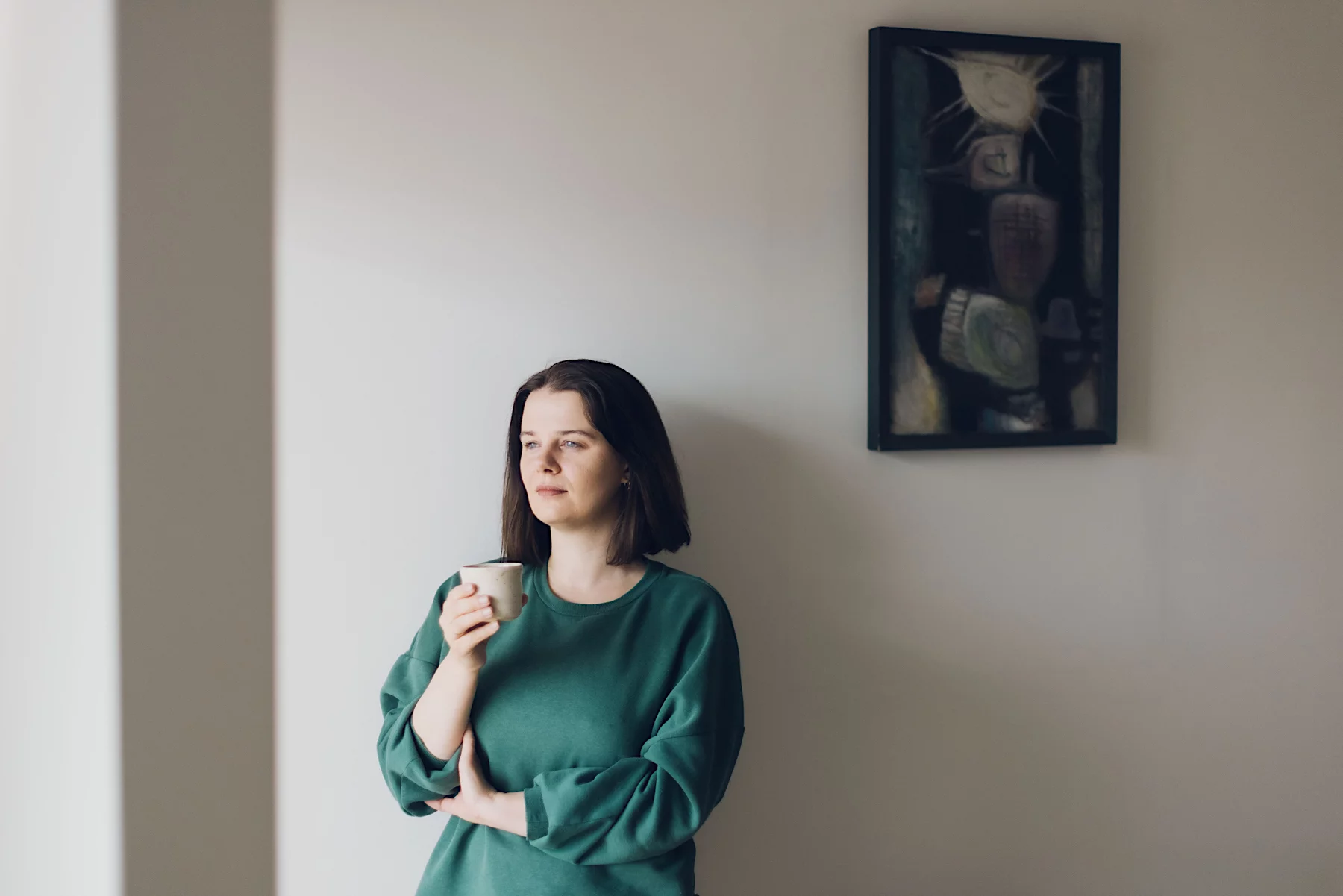Asia stara się kupować ceramikę od początkujących, lokalnych artystów. Znajduje ich na Instagramie