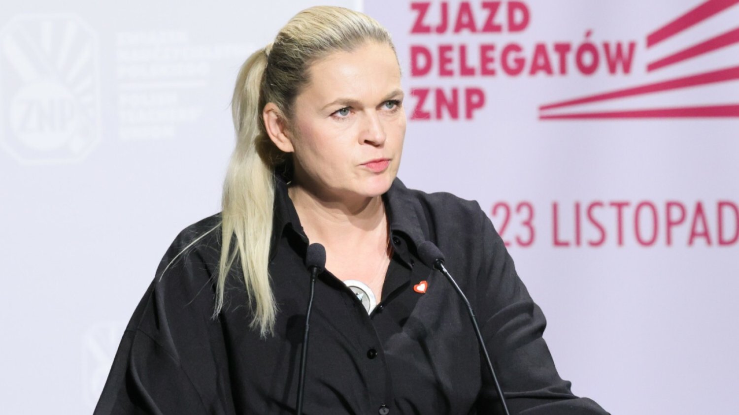 Katecheci mają pretensje do Nowackiej. "Dlaczego nie dotrzymała Pani słowa?". Katecheci mają pretensje do Nowackiej. "Dlaczego nie dotrzymała Pani słowa?".