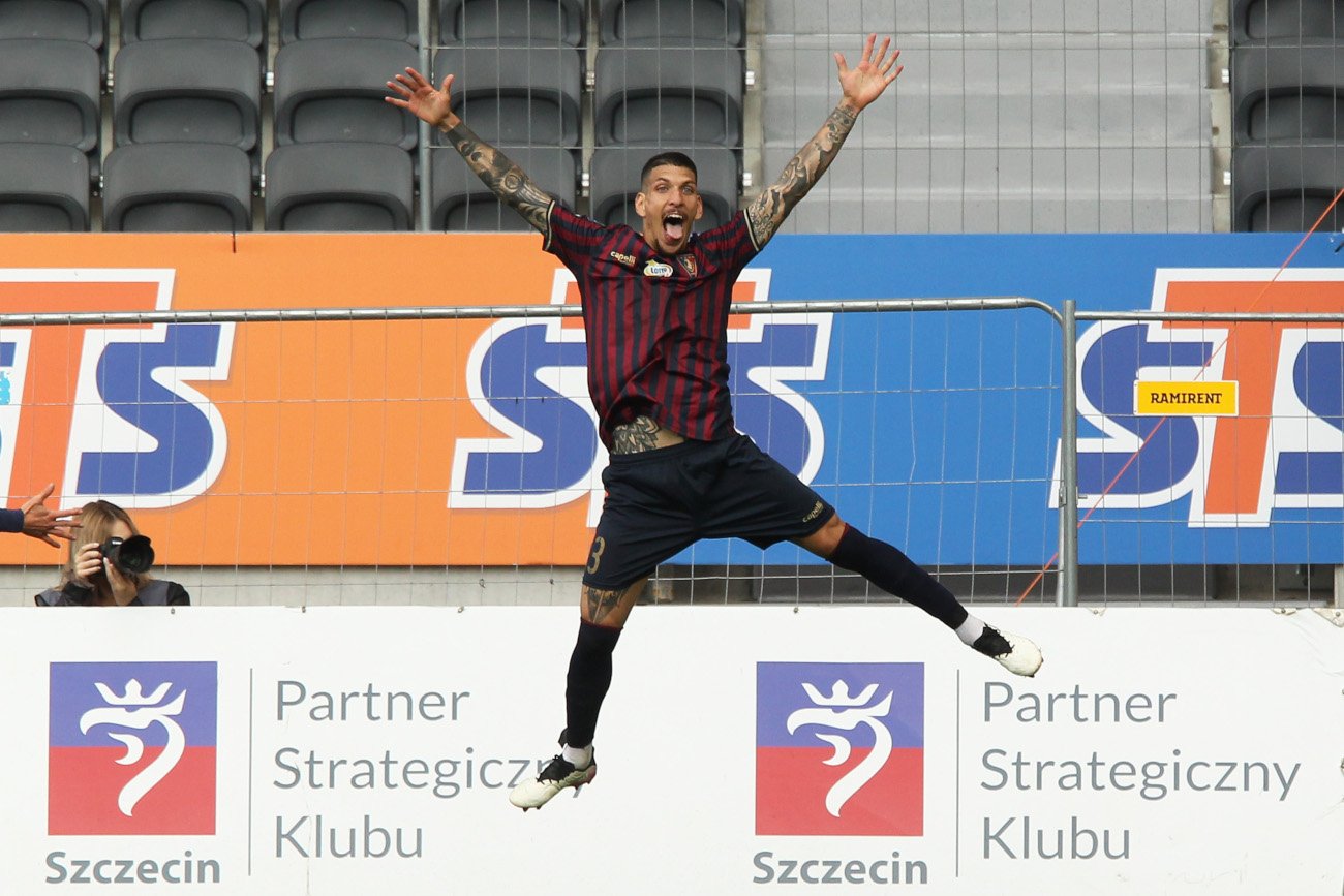 Pogoń Szczecin spisała się świetnie w piątkowym meczu przeciwko Radomiakowi. Szczecinianie znowu liderem ligi.