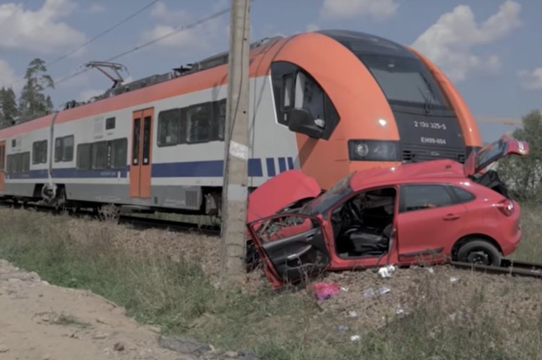 Śledczy ustalają okoliczności i przyczyny tragedii, która rozegrała się na przejeździe kolejowym w Szaflarach.