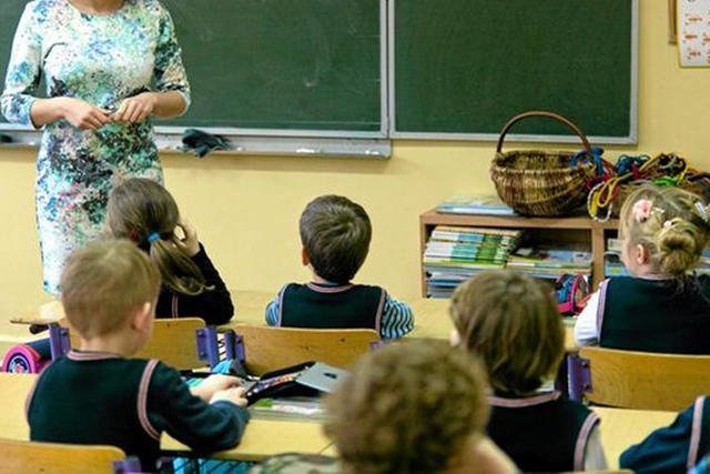 Według relacji dzieci nauczyciele w łódzkiej szkole podstawowej używali rękoczynów, a także straszyli dzieci śmiercią rodziców.