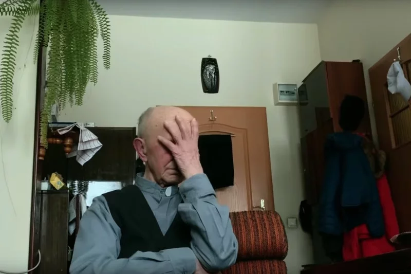Ks. Jan A. mieszkający w Domu Księży Emerytów w Kielcach na nagraniu przyznaje, że nie tylko Anna jako dziecko była jego ofiarą.