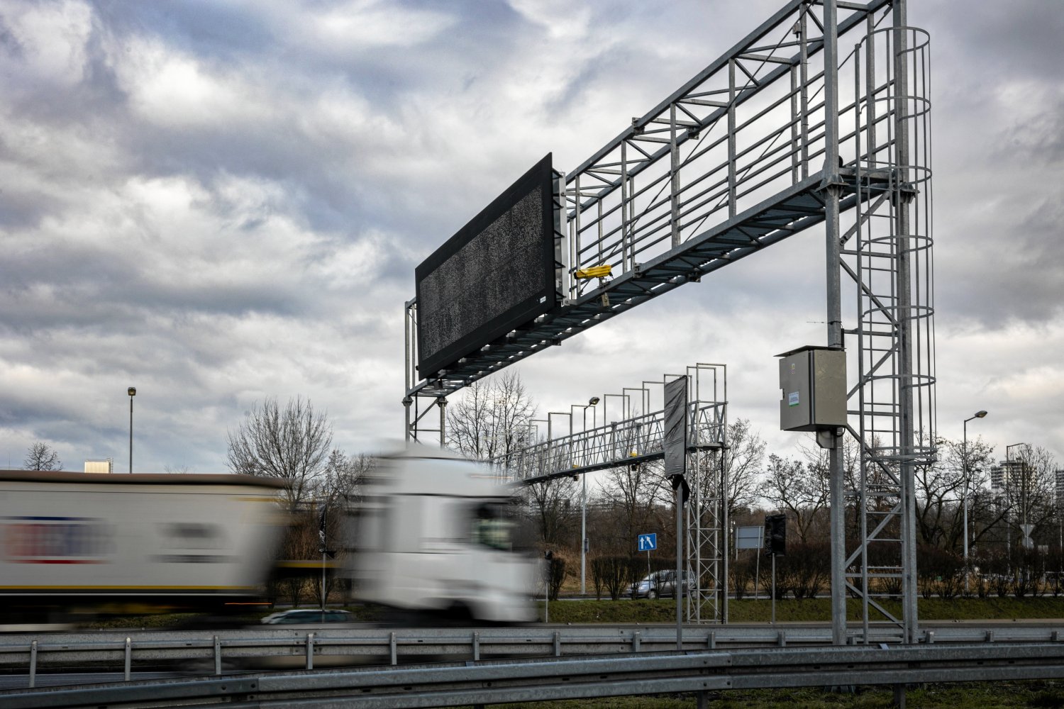 Kierowcy nie poszaleją już na autostradach. Nowe urządzenia zmierzą prędkość i zrobią fotkę