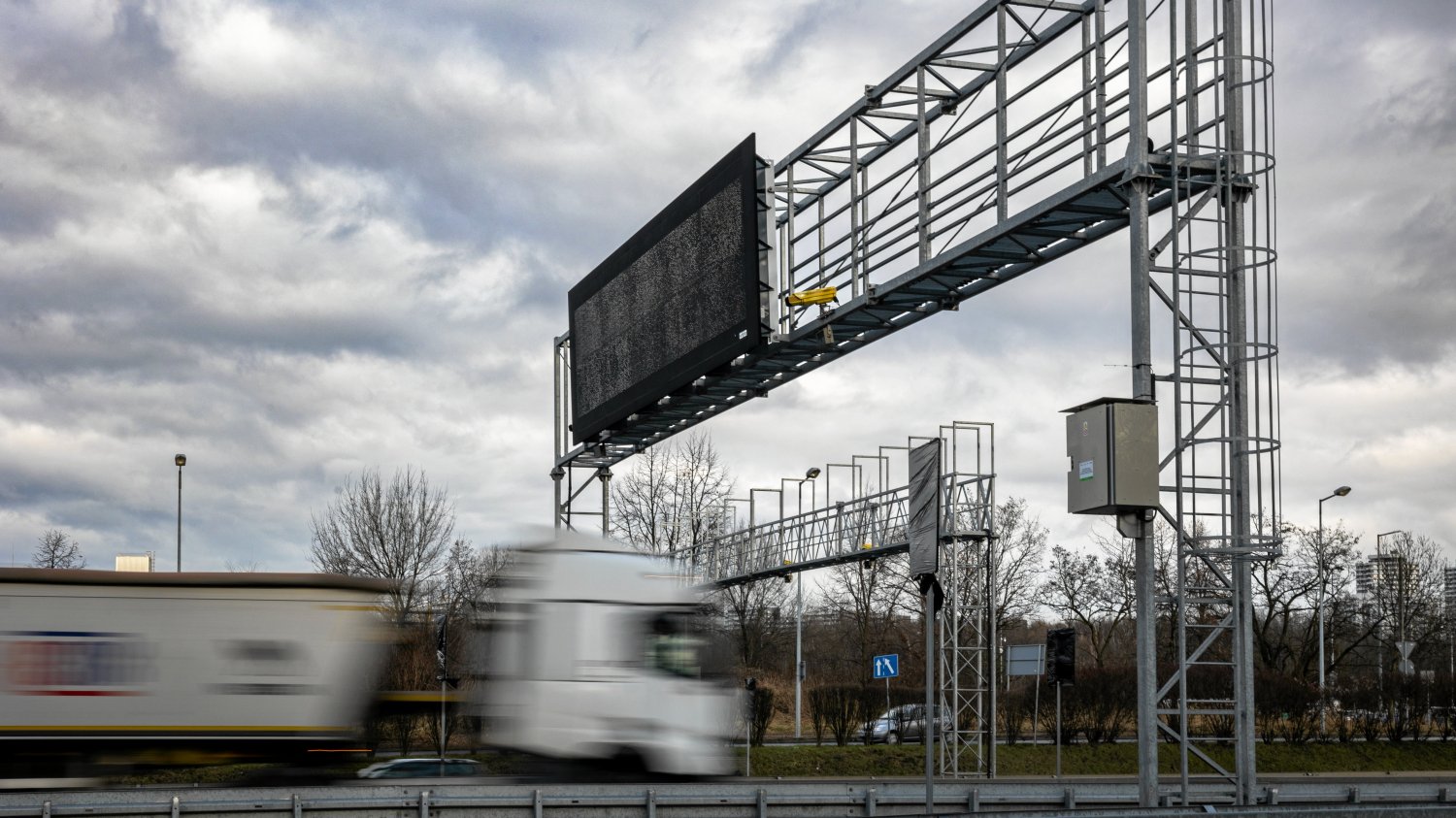 Odcinkowe pomiary prędkości to zmora kierowców. Jak działają i gdzie?