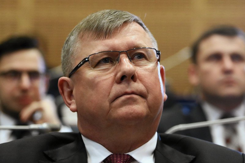 Witold Kozłowski jako marszałek małopolski ma niezły gest. Urząd kupił już samochód i wyremontował łazienkę za prawie pół miliarda złotych