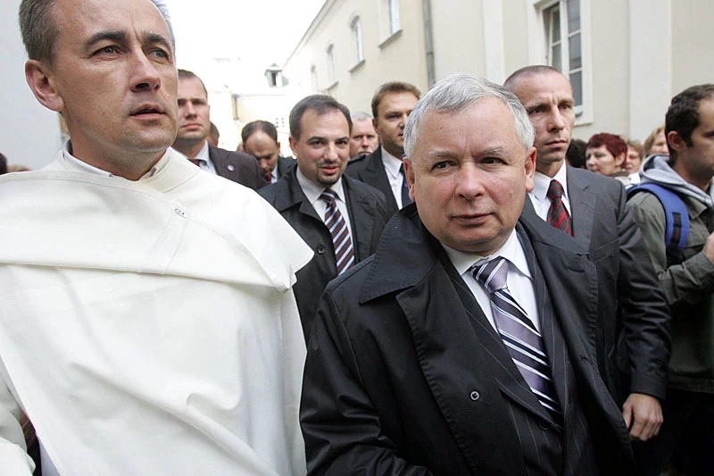 Ze wsparcia paulinów z Jasnej Góry Jarosław Kaczyński korzysta od latu. Na zdjęciu podczas kampanii w roku 2007.