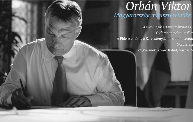 Jest coś, co "dobra zmiana" może skopiować od Viktora Orbana – jego premierowską stronę. Czas odświeżyć oficjalną stronę prezydenta RP i pokazać w notce biograficznej, jak wygląda wybraniec narodu.