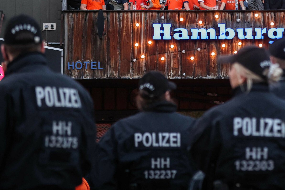 Co się stało przed meczem Polska-Holandia w Hamburgu? Policja w Hamburgu