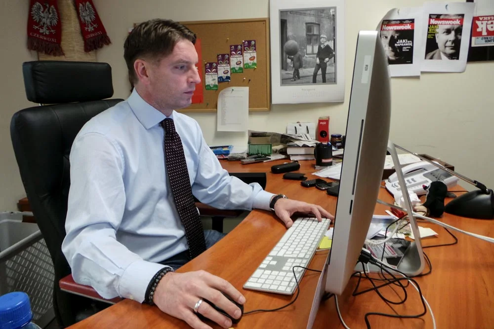 Tomasz Lis w redakcji tygodnika Newsweek