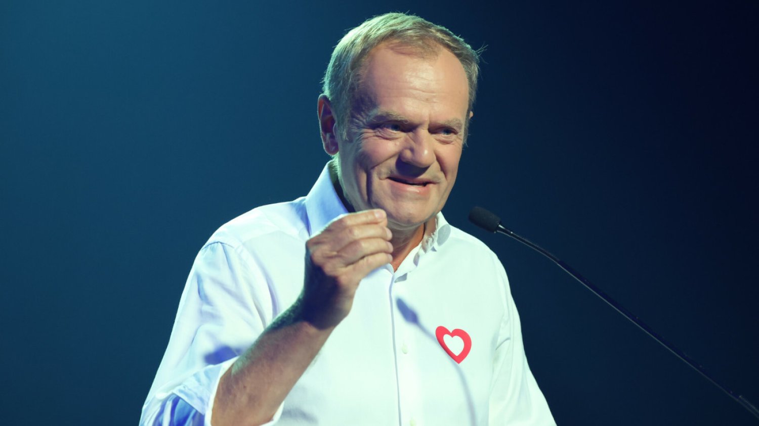 Donald Tusk zbroi się przed wyborami, w sierpniu ma ściągnąć cztery posłanki