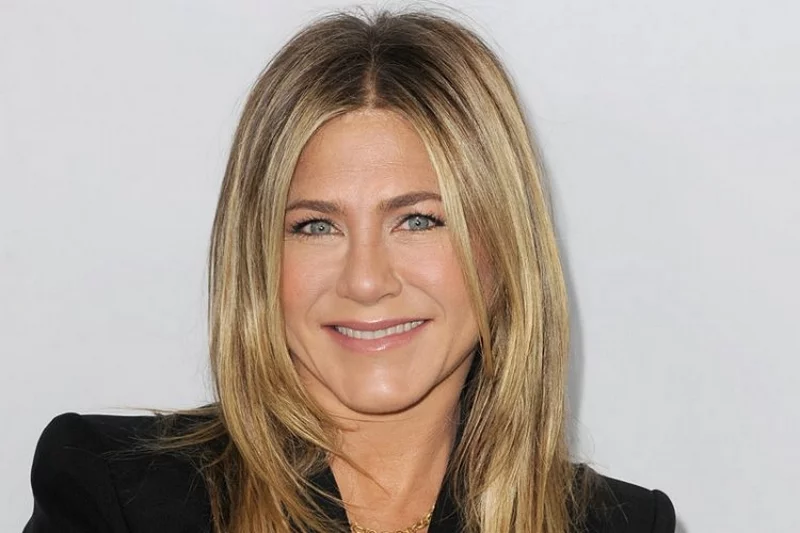 Fani skrytykowali Jennifer Aniston za żart o pandemii.