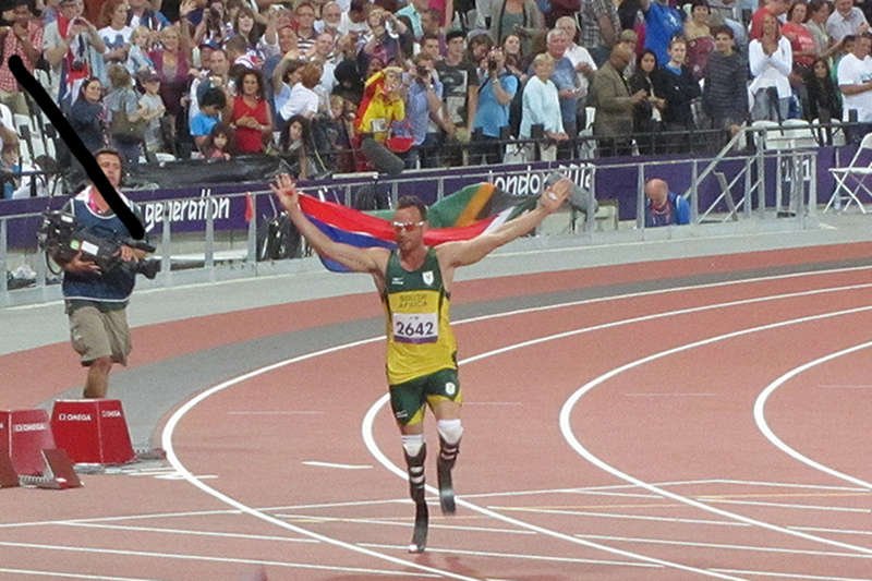 Oscar Pistorius na igrzyskach w Londynie rywalizował z pełnosprawnymi atletami. Teraz mierzy się z koniem.