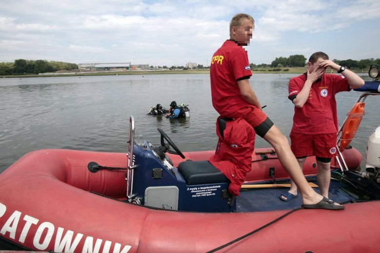 Wciąż trwają poszukiwania Piotra Woźniaka-Starak, który w niedzielę wypadł z motorówki.