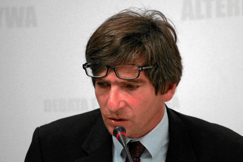 Dziennikarze modlą się o zmianę i wierzą, że nowy rząd wprowadzi "normalność" do mediów.