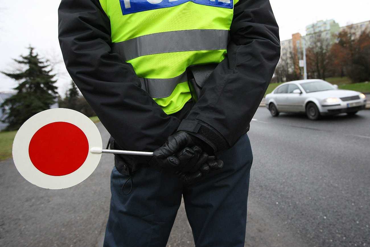 W Polsce za brak ważnego ubezpieczenia OC właściciele pojazdów płacą kary finansowe. W innych krajach w Europie nieubezpieczonym kierowcom grożą surowsze sankcje, bo również utrata prawa jazdy, konfiskata pojazdu, a nawet pozbawienie wolności