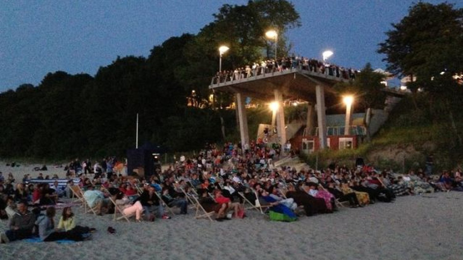 Kino na leżakach
